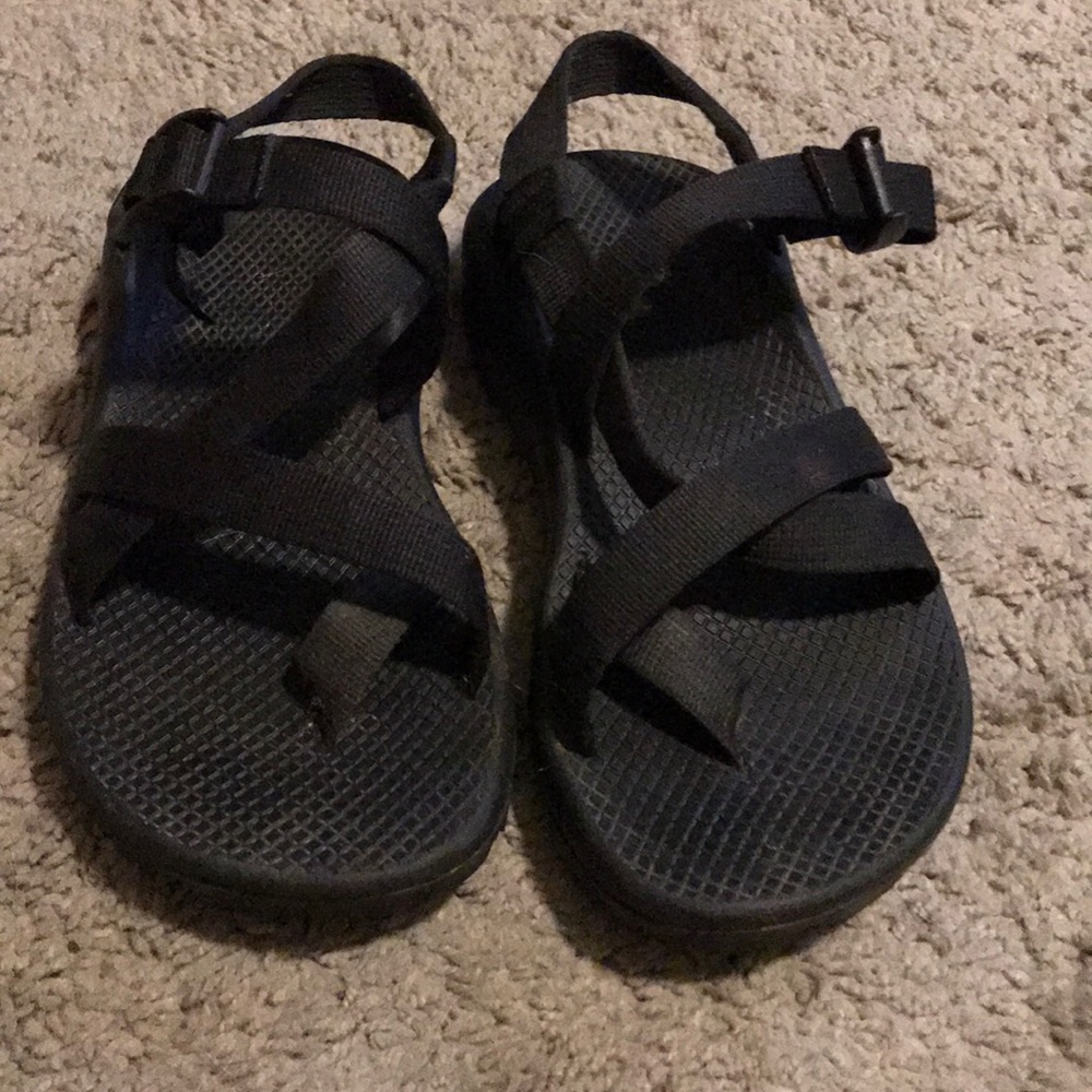 Black chacos size 7